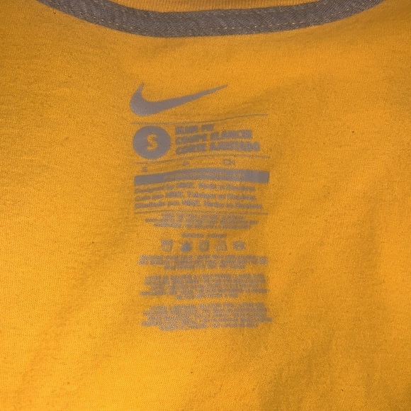 Women’s Nike Workout Tee Size Small - Picture 3 of 9